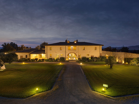 里肯帕内酒店主图