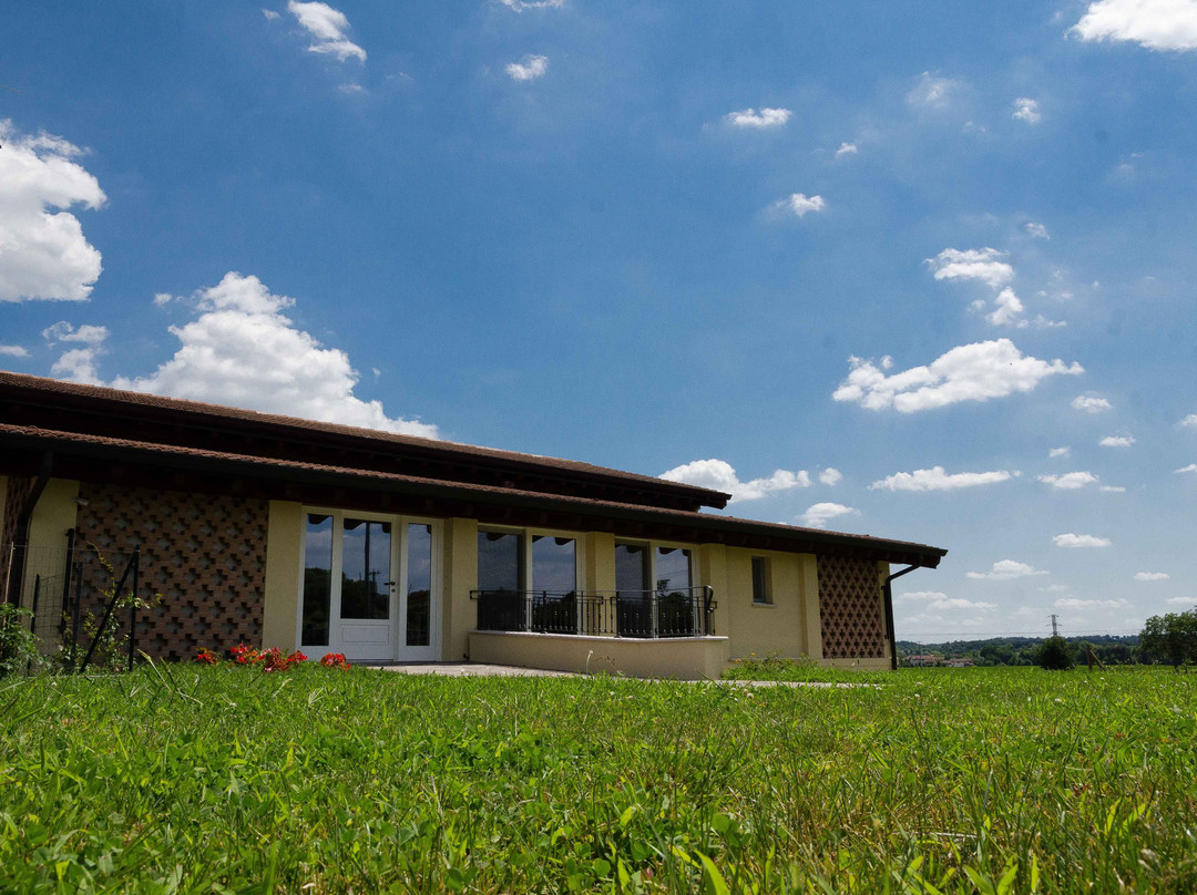 安布罗席欧庭院农庄酒店