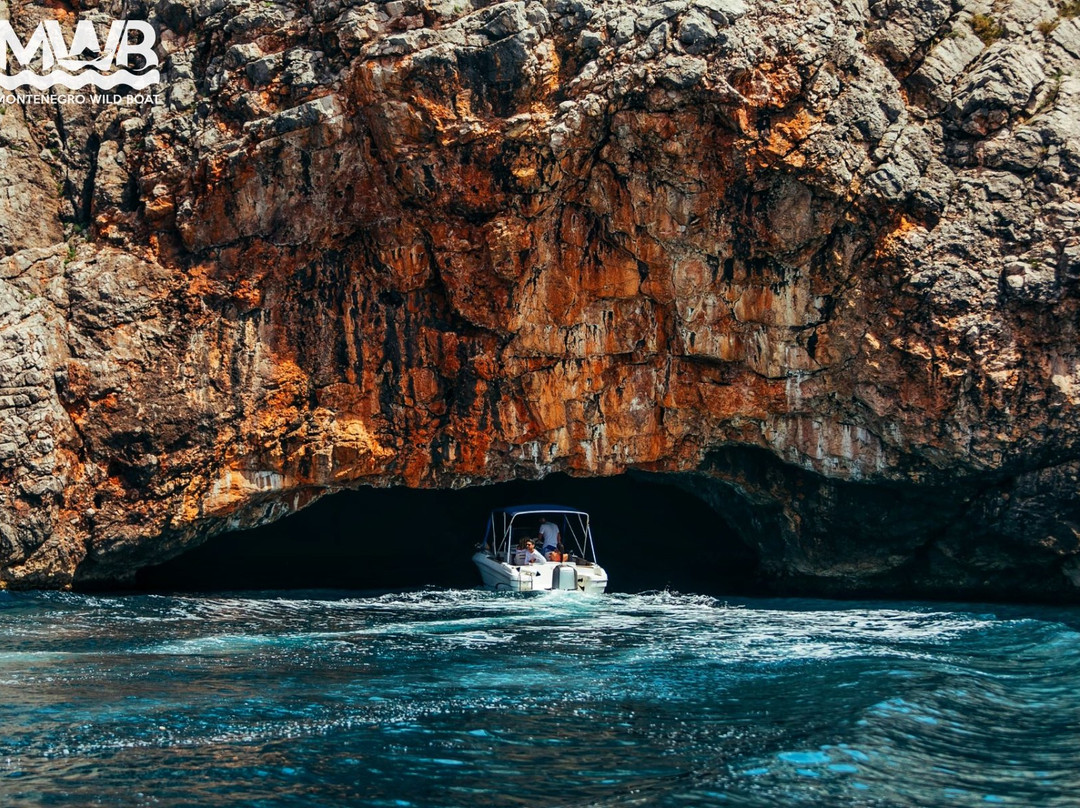 Montenegro Wild Boat景点图片