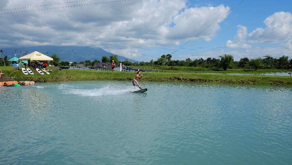 Camsur Watersports Complex景点图片