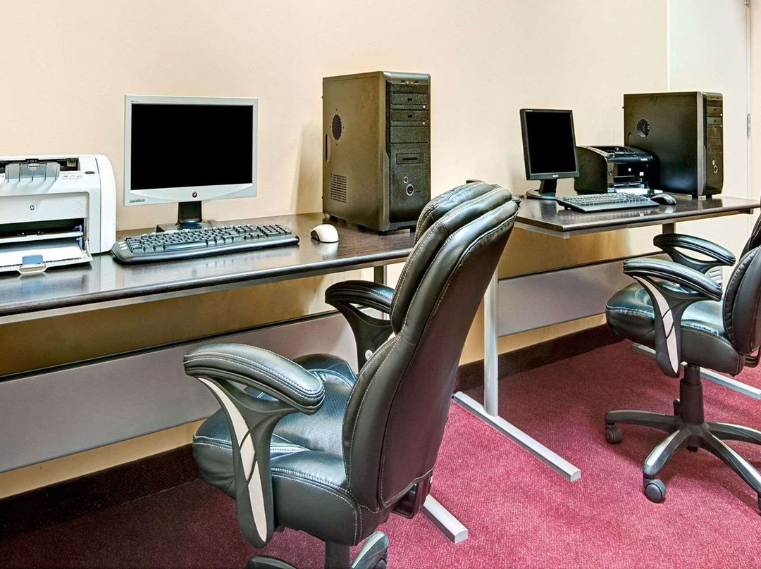 Quality Inn & Suites Edmonton International Airport主图