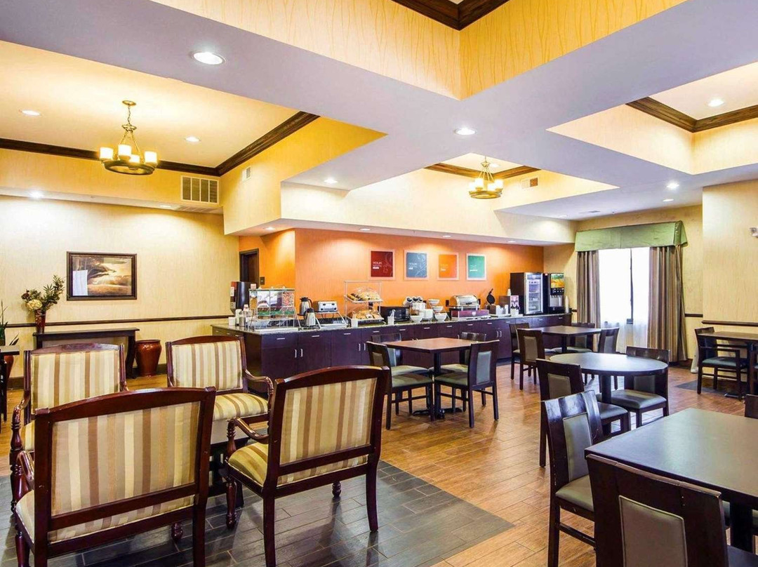 Comfort Inn & Suites主图