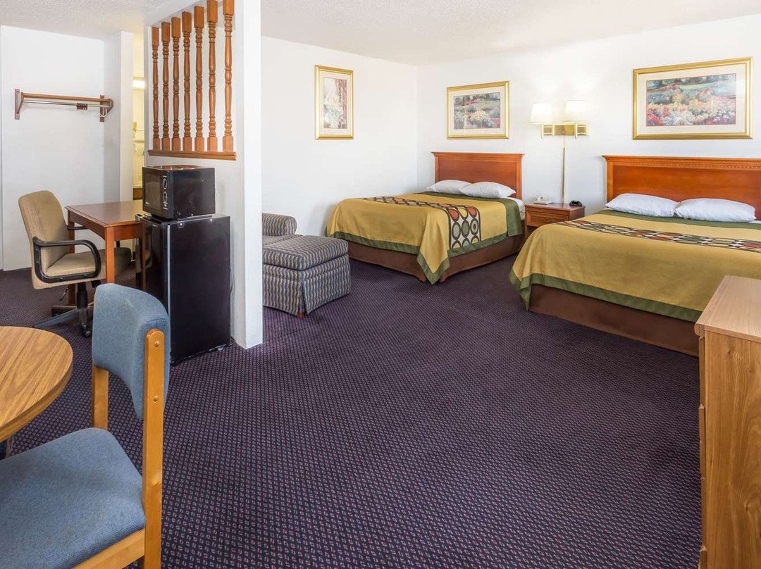 Super 8 by Wyndham Pontiac主图