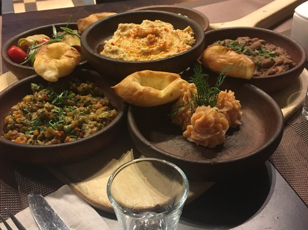 Restaurant Lariss Ivannu Khachu