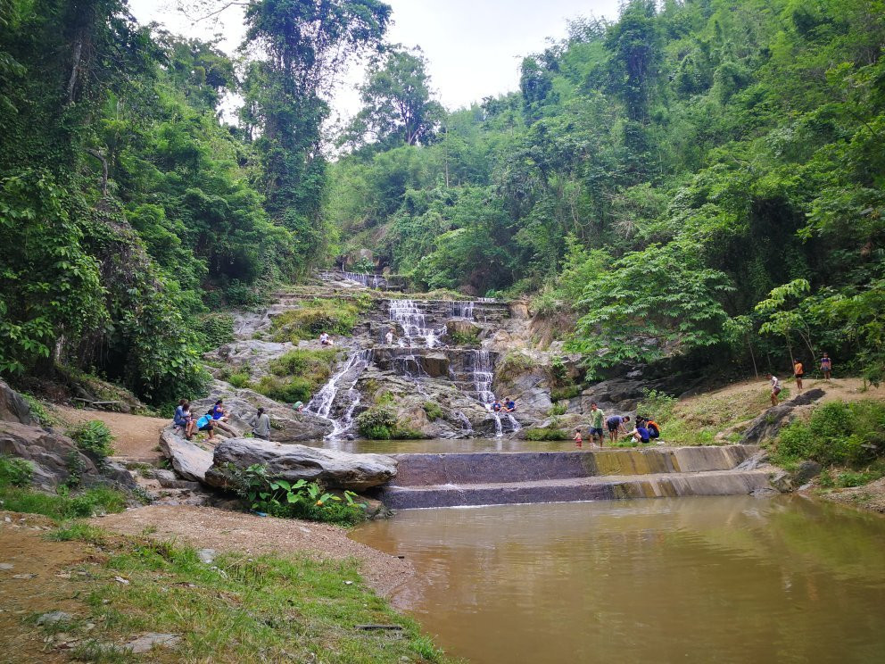 Mae Phun Waterfall景点图片