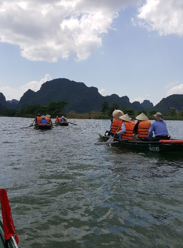 Linh Dam Lake-河内必去景点