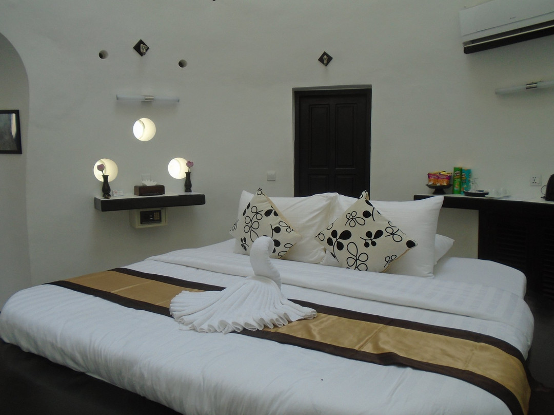 月光度假酒店主图