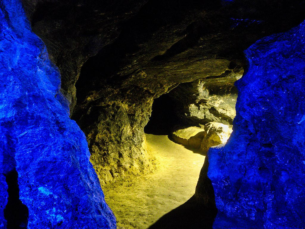 Chortkiv旅游景点-Cave Verteba