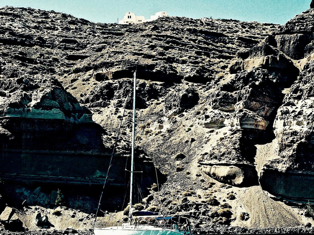 Black and Blue Sailing Santorini-费拉必去景点