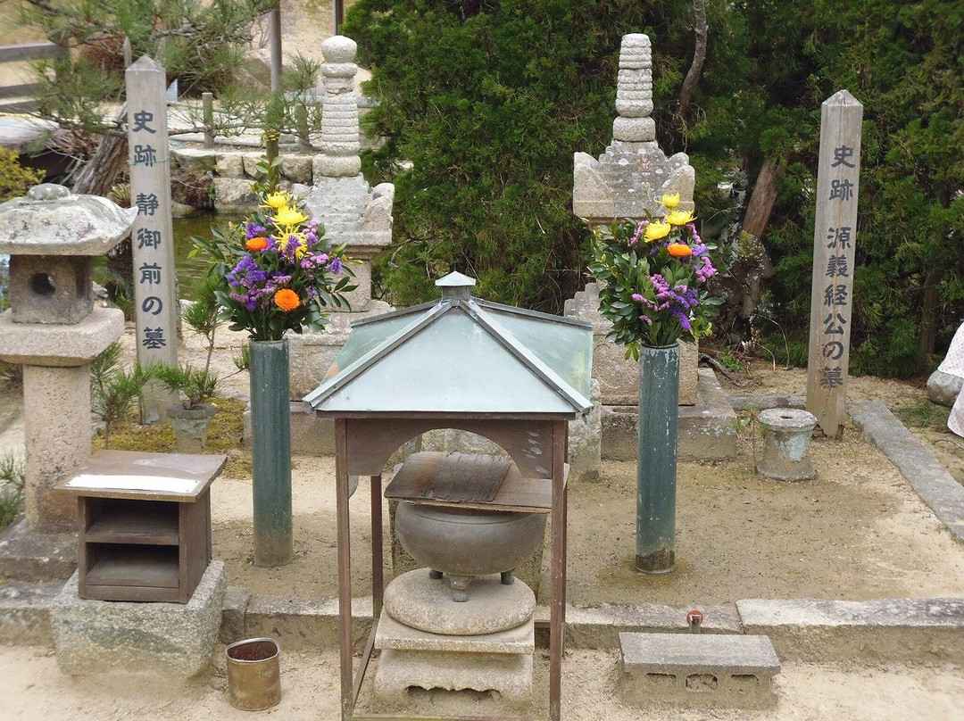 Shizukagozen's Grave-淡路市必去景点