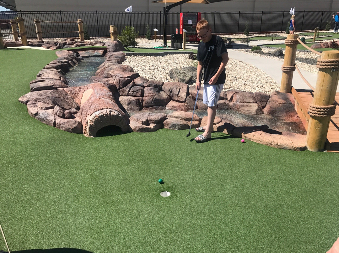 Putter's Mini Golf-鲍威尔里弗必去景点