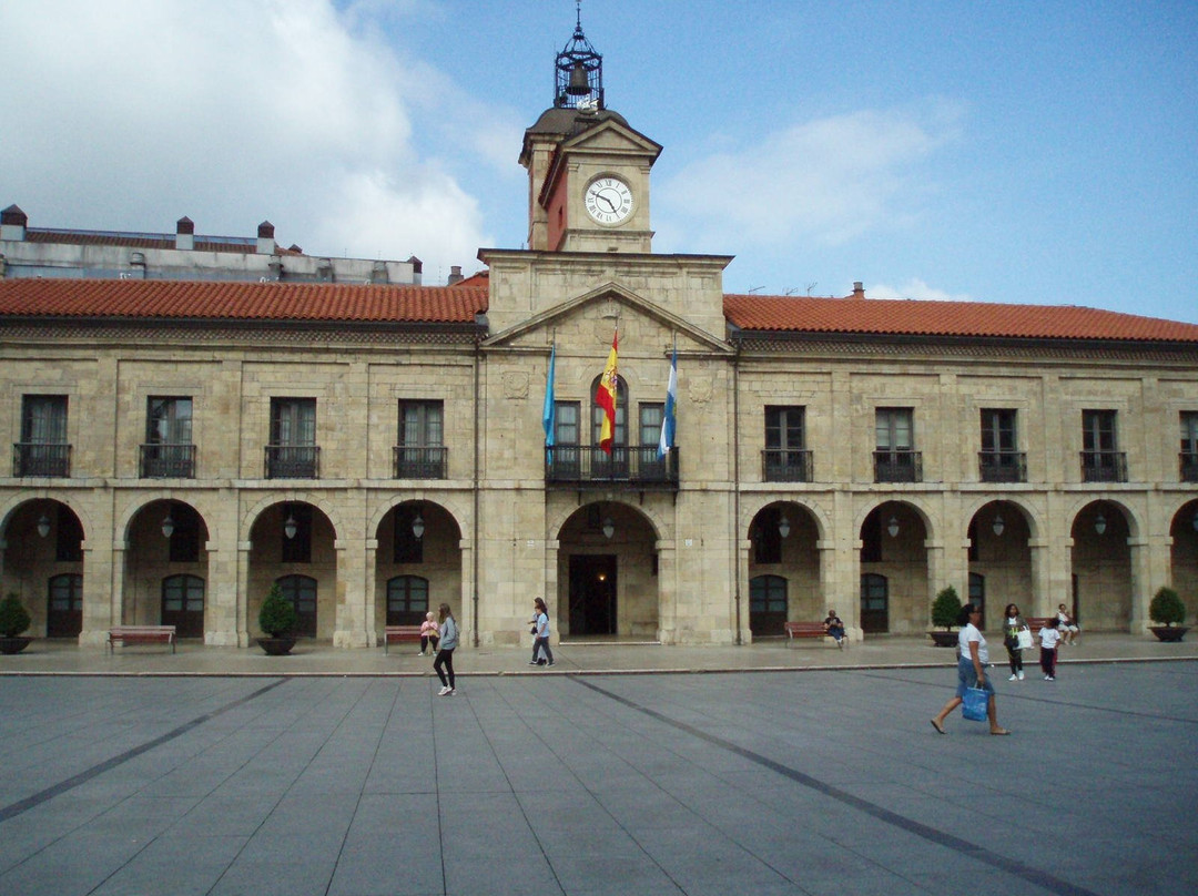 阿维莱斯旅游景点-Plaza de Espana El Parche