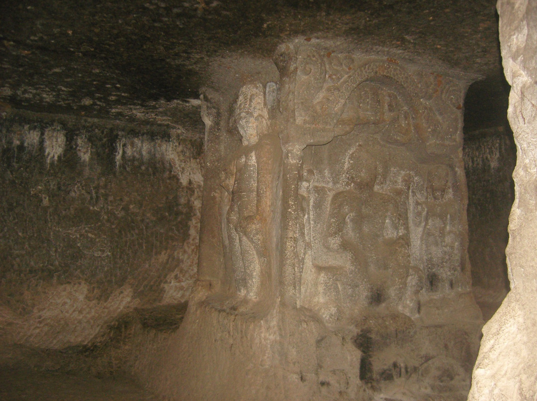 Gandharpale Buddhist Caves景点图片