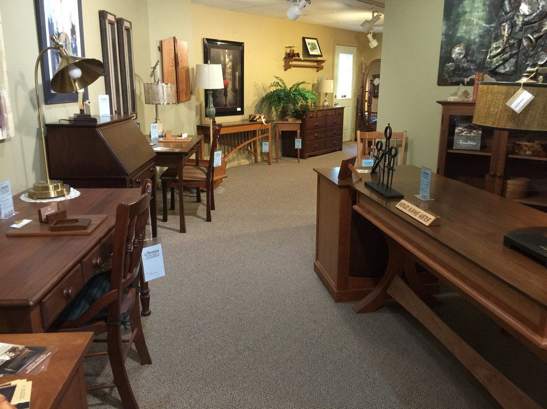 Amana Furniture & Clock Shop-Amana必去景点