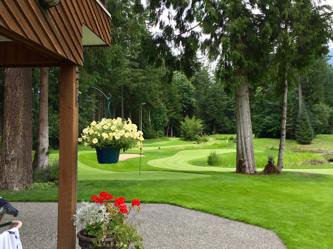 Tap-Ins Putting Course-Cultus Lake必去景点