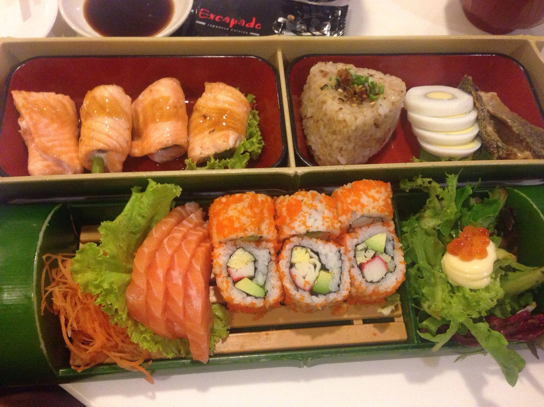 斯里巴加湾餐馆和美食-Excapade Sushi