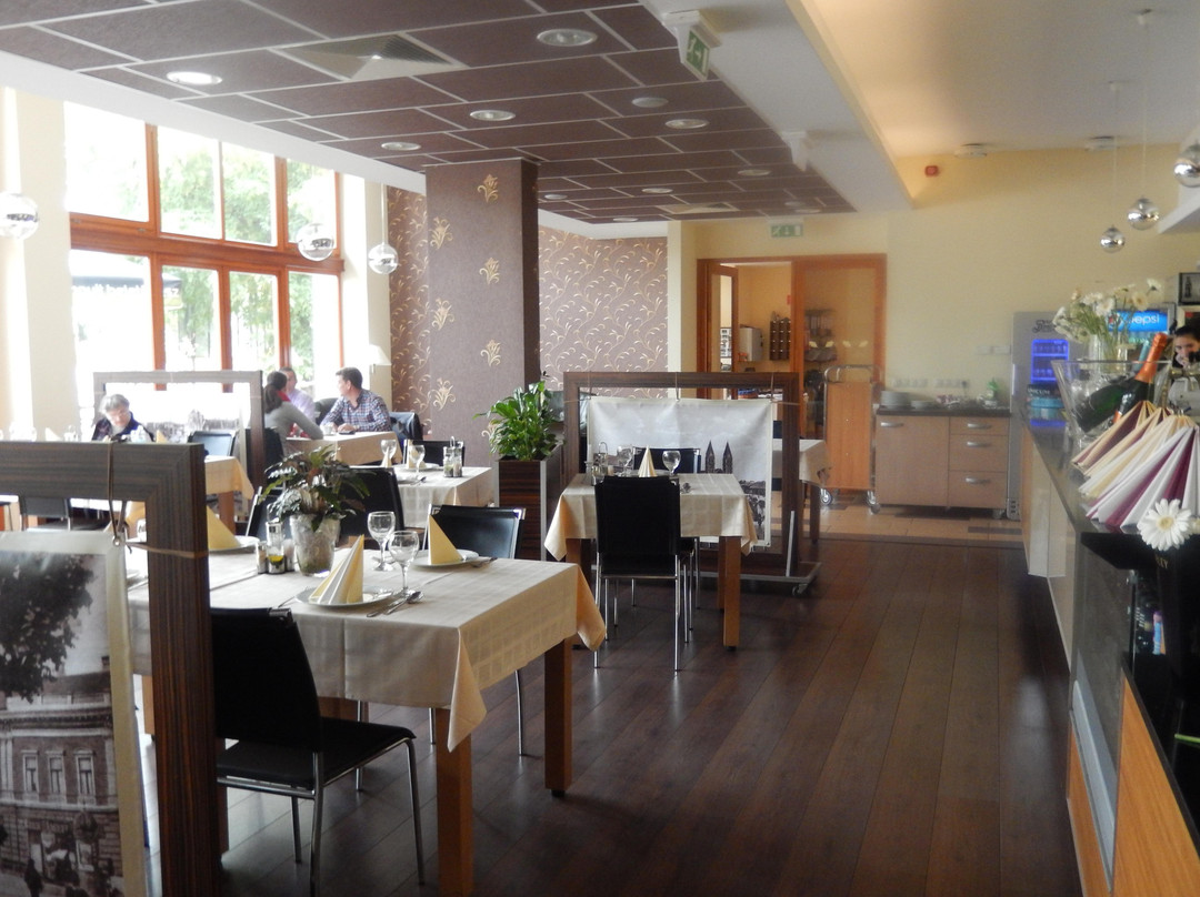 Tolgyes Panzio Es Etterem主图