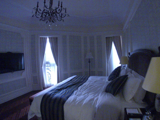 宏泉艾瑞酒店主图