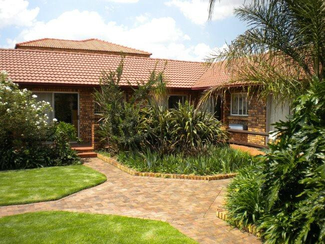 Razel Lodge