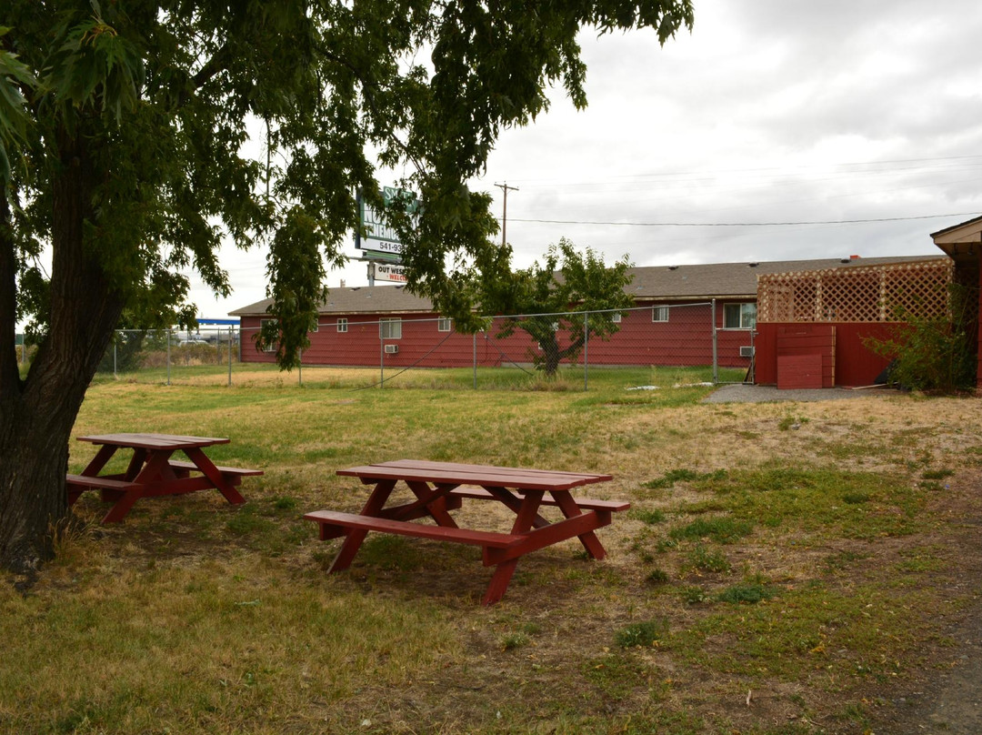 Out West Motel主图