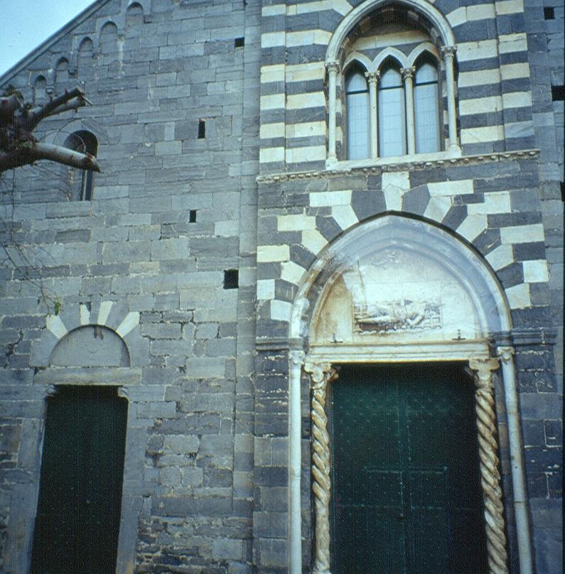 Santuario della Madonna Bianca - Chiesa di San Lorenzo-韦内雷港必去景点