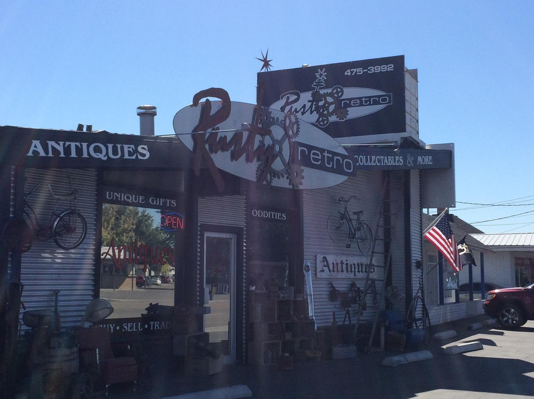 Rusty Retro Antiques & Oddities-楠帕必去景点