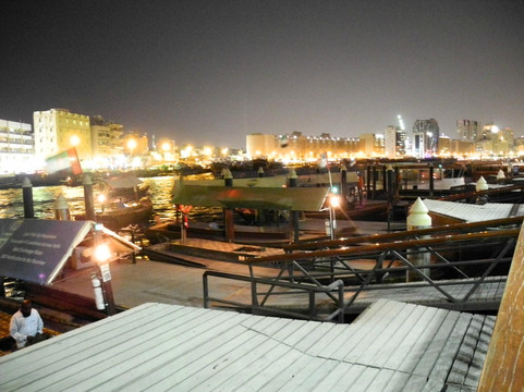 迪拜河Abra木船码头-迪拜必去景点