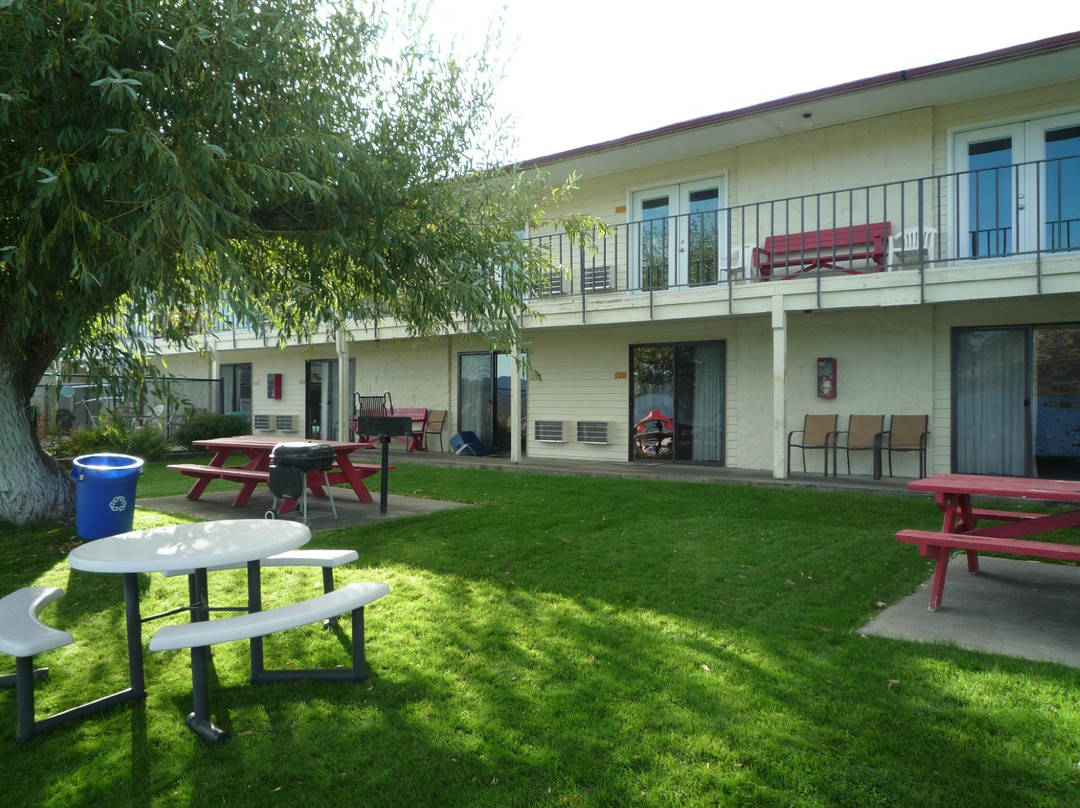 Lake Pateros Inn主图