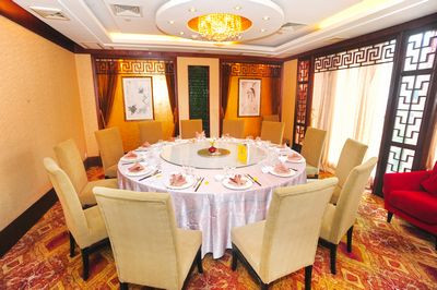 新华侨饭店主图