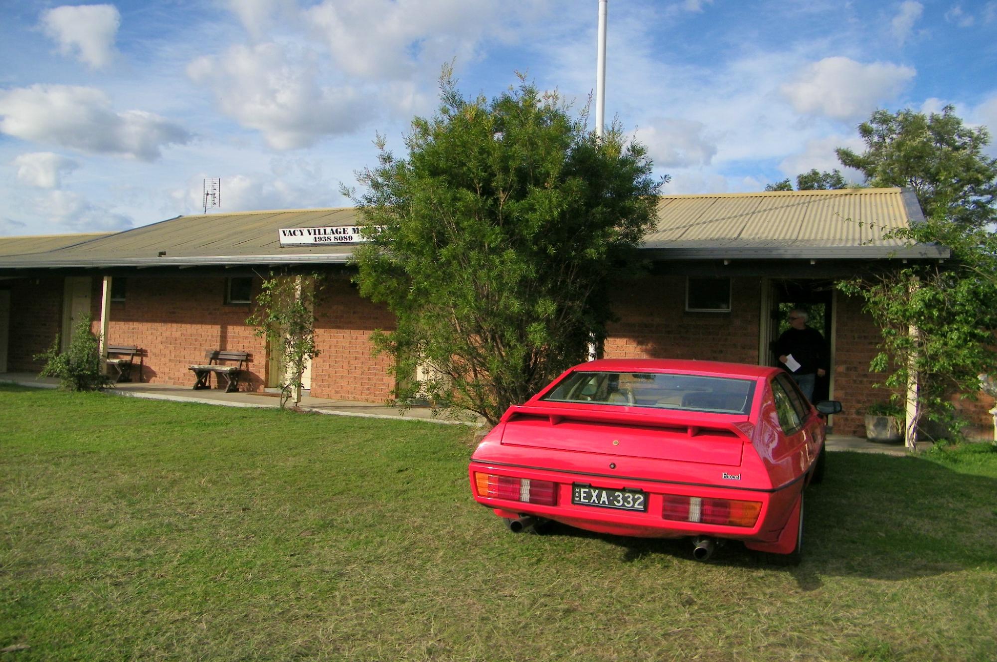 Vacy Village Motel-浴室