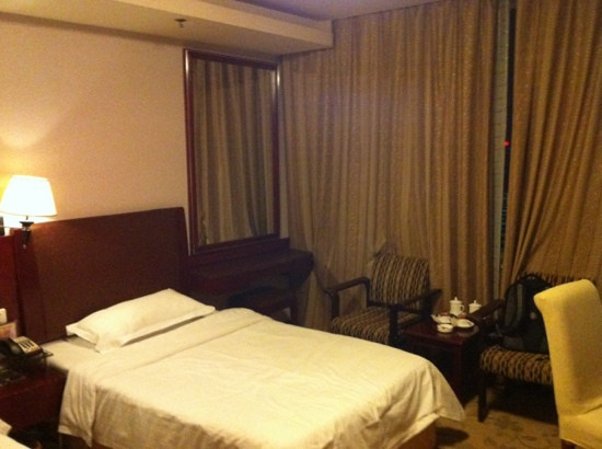 昆仑大酒店主图