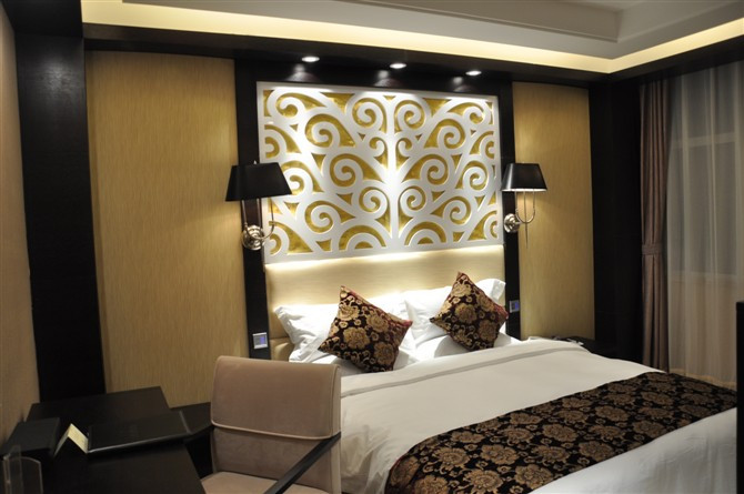 尚诚名流假日酒店主图