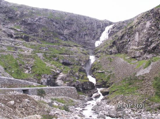 托罗尔斯第根山路（精灵之梯）-挪威西部必去景点