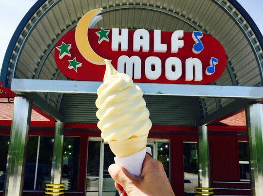 Gonor Station餐馆和美食-The Half Moon Drive In