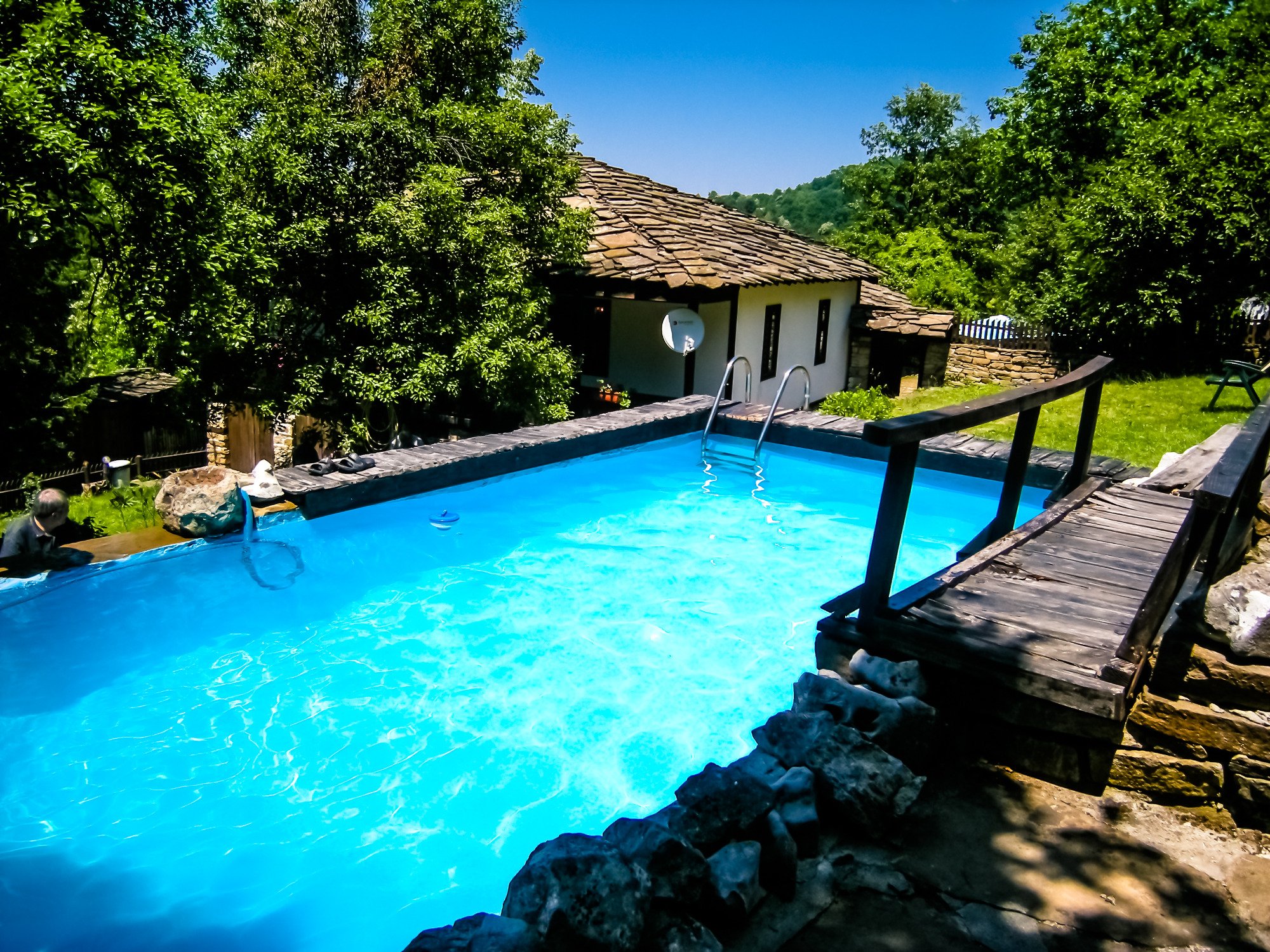 Parlapanova Guest House-泳池