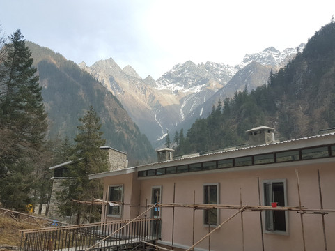 毕棚沟娜姆湖度假酒店主图