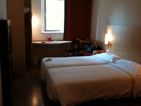 北京宜必思三元店主图