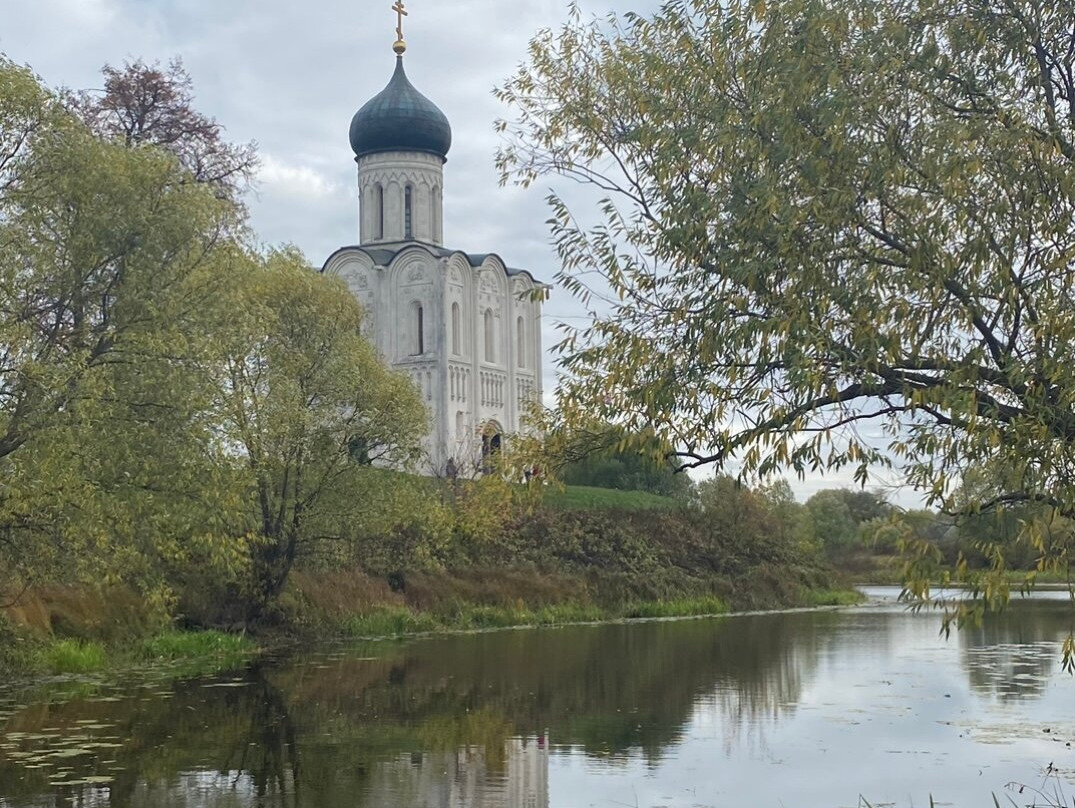 Historical And Landscape Complex Of Regional Significance Bogolyubovsky Meadow - Church Of The Intercession On The Nerl景点图片