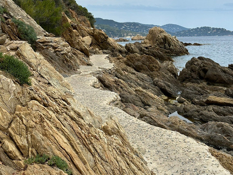 Sentier du littoral - Le Lavandou - Plage de la Fossette-莱拉旺杜必去景点