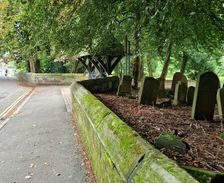 Witch's Grave-Kirkby必去景点