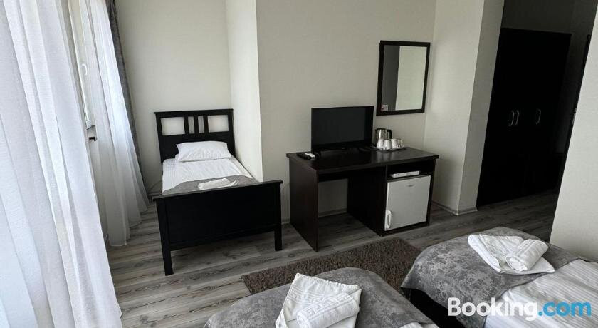 Carmen Hotel主图