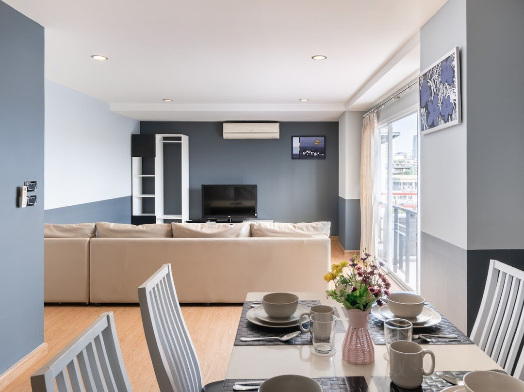 曼谷埃切克沙同酒店主图