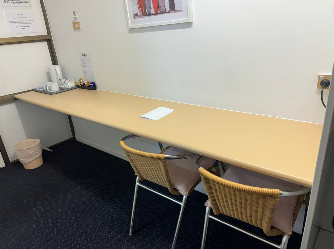 Raintree Motel主图