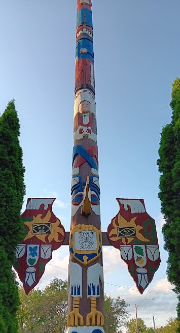 Giant Totem Pole景点图片