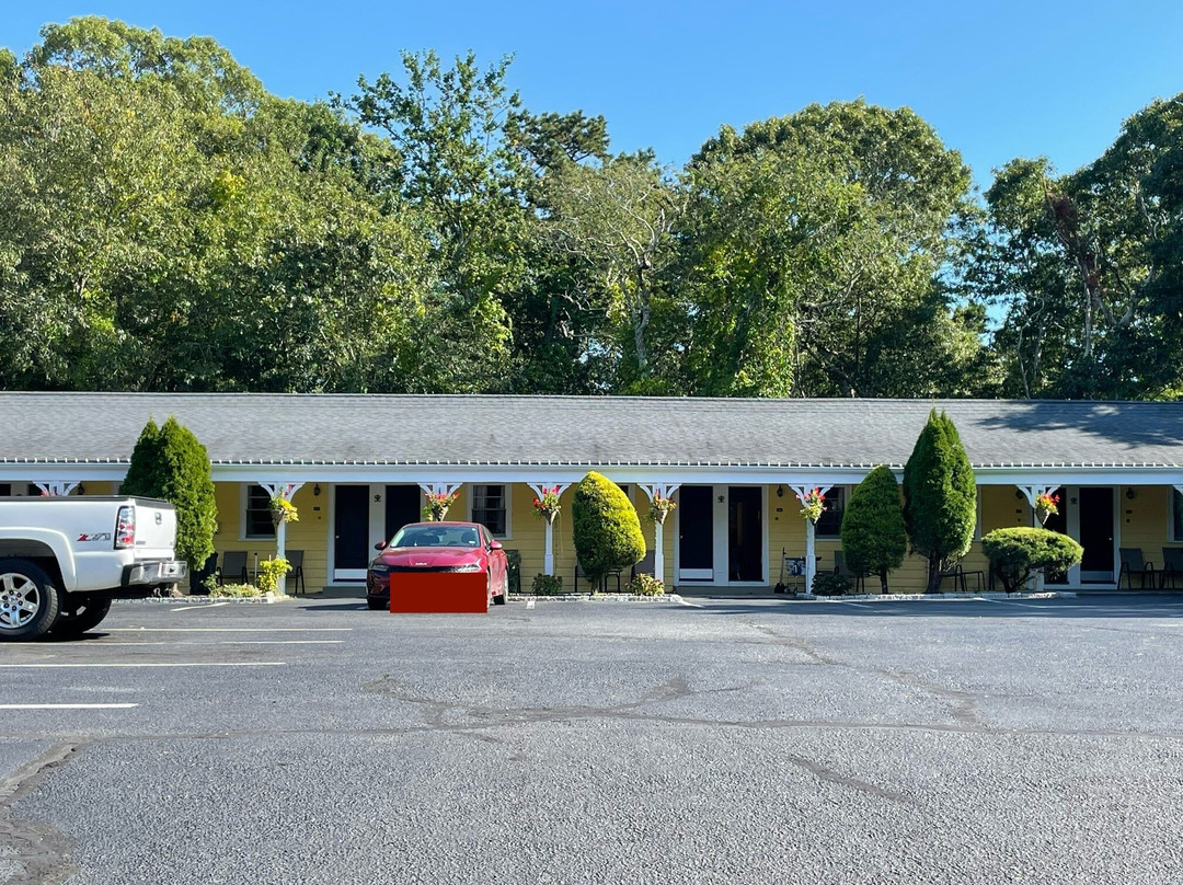 Starlight Lodge Cape Cod主图