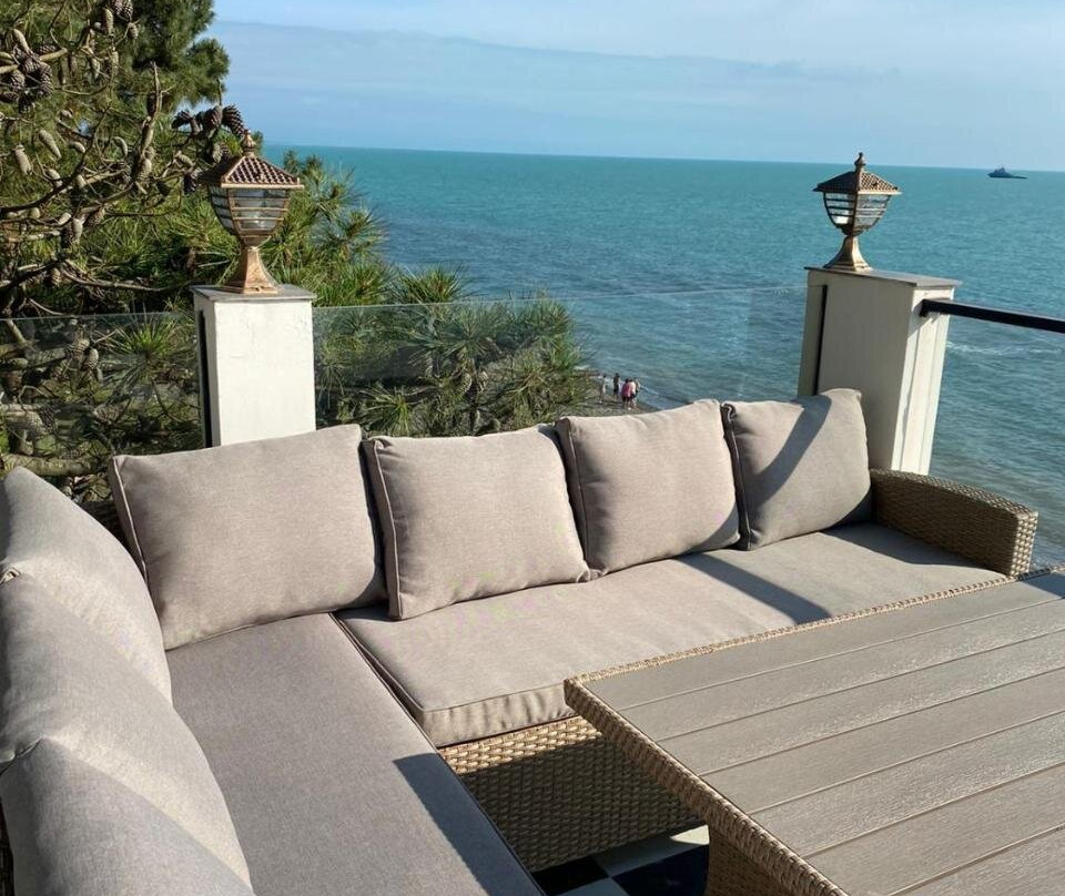 Claude Monet Seaside Hotel主图