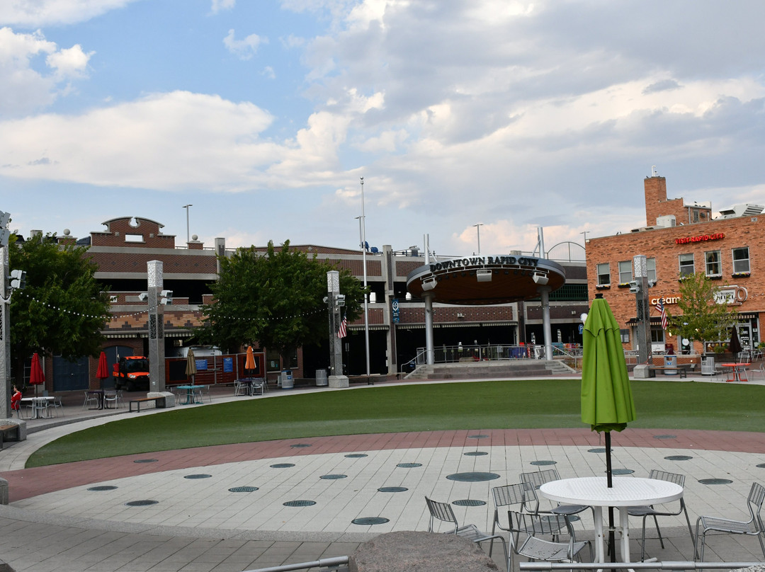 Main Street Square-拉皮德城必去景点