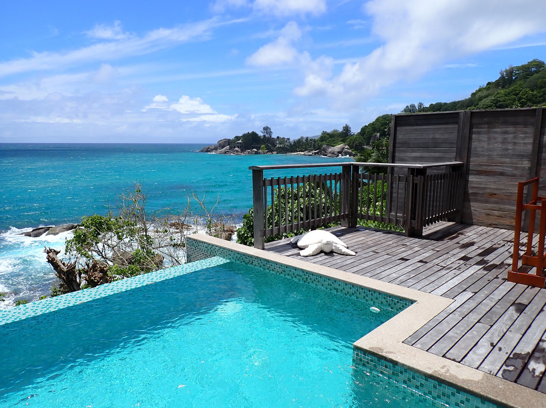 卡尔纳海滩酒店主图