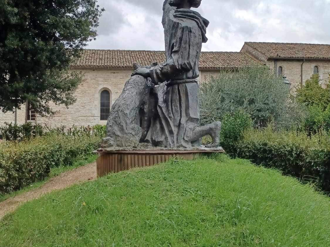 Monumento a San Francesco e il Lupo-古比奥必去景点