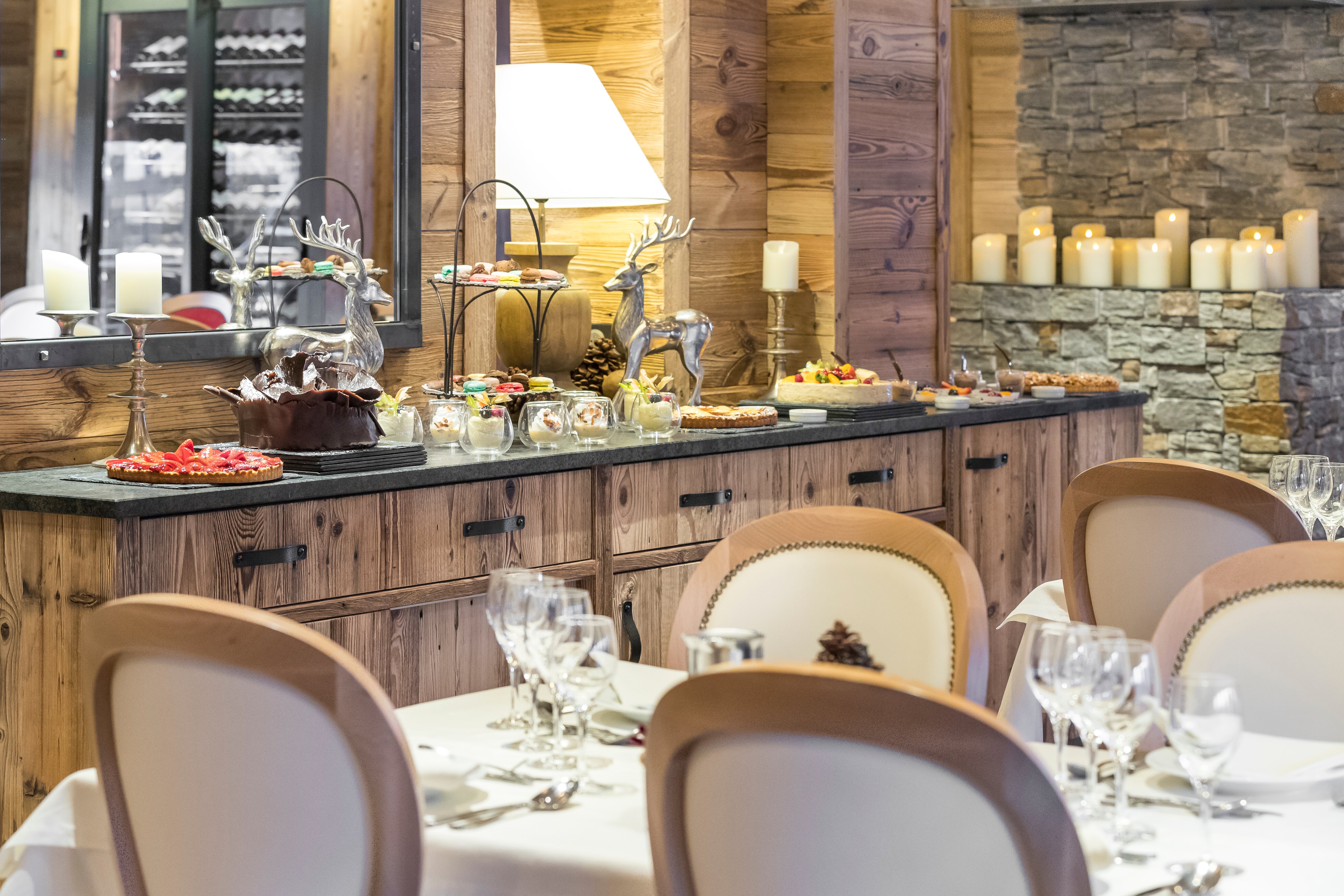 Hôtel Les Mélèzes***-餐饮